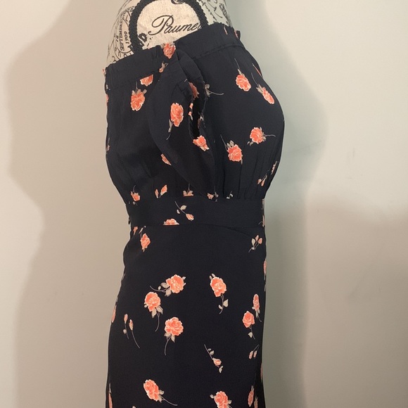 Bardot Maxi Dress in Raining Jasmine FLYNN SKYE
Color:Raining Jasmine Size: S - Picture 4 of 13